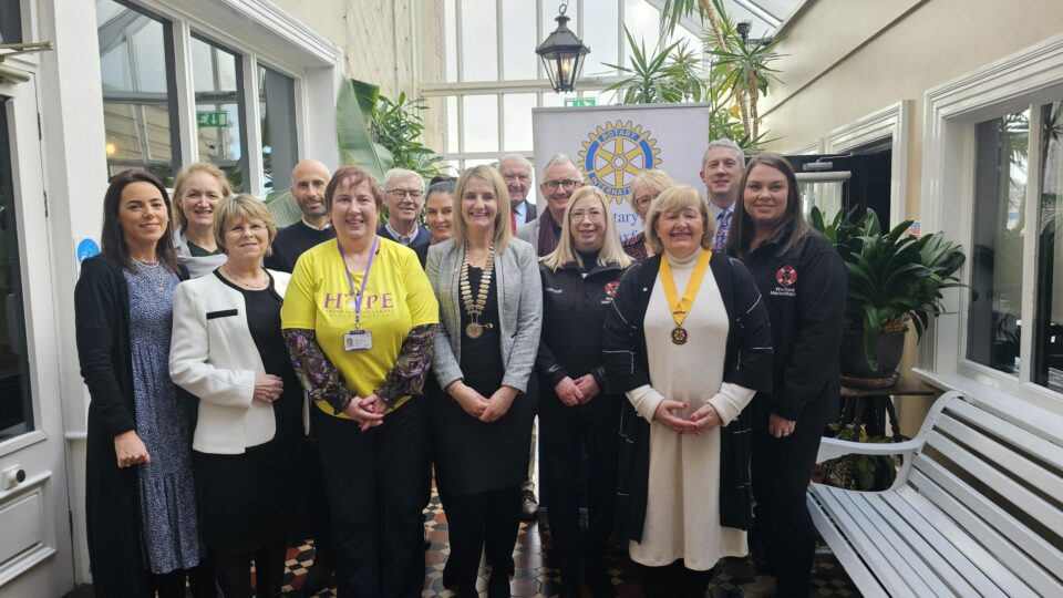 Remembrance Tree handing over of cheques